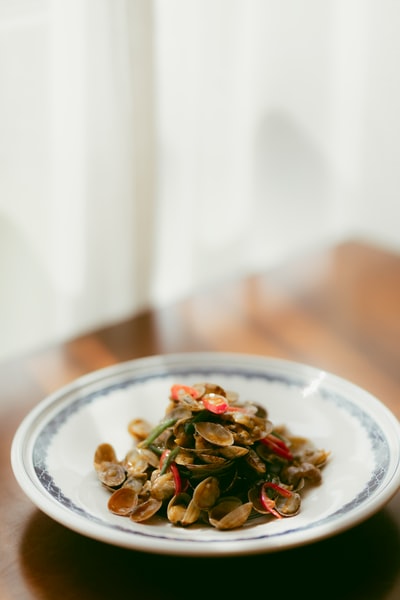 White ceramic plate of green vegetables
